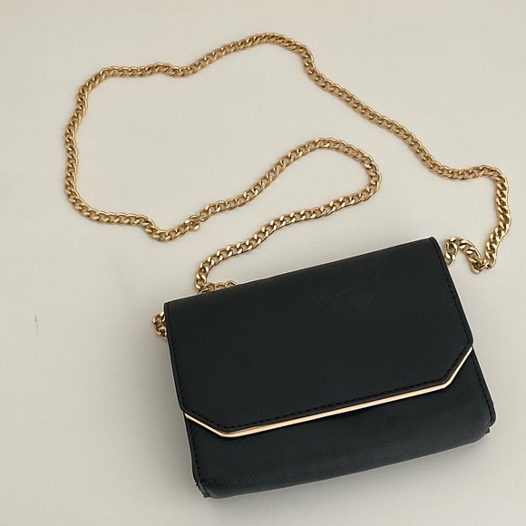 Handbags - Black Crossbody Bag with Gold Chain